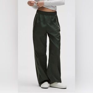 Lululemon Small Stretch Satin Nylon Mr Pant